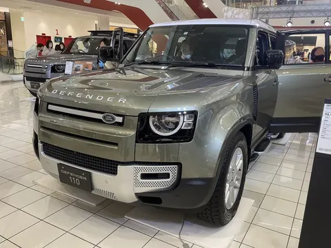 Land Rover Defender 110