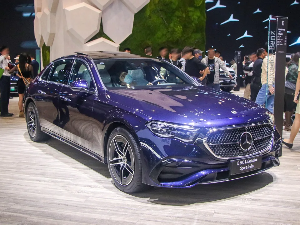 Mercedes-Benz E-Class L