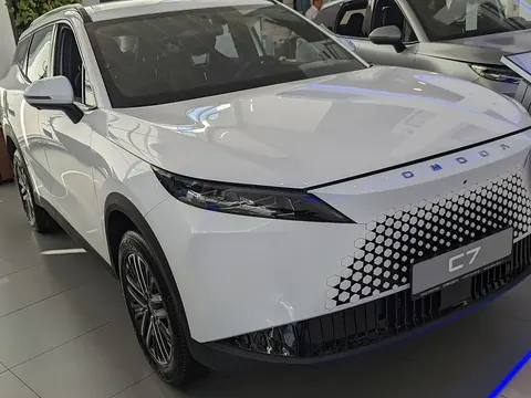 Omoda C7