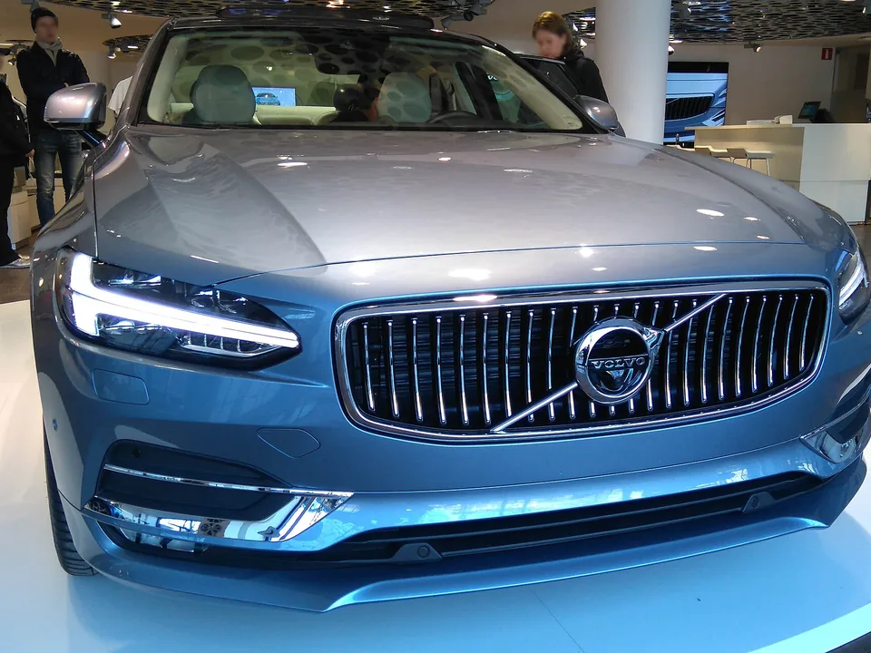 Volvo S90
