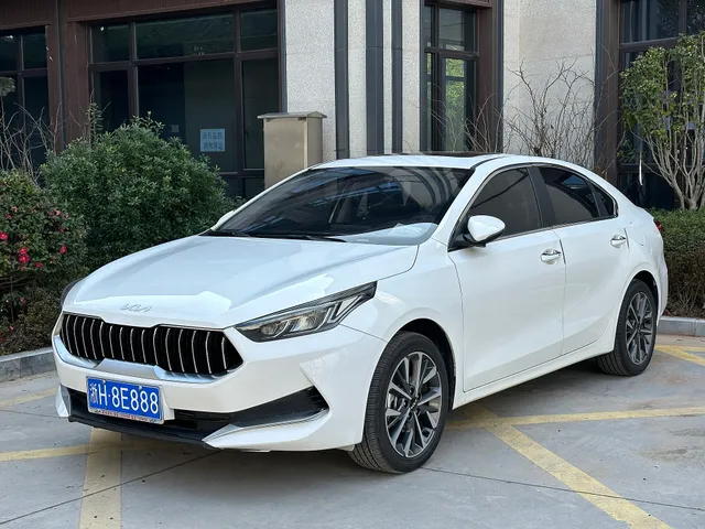 Kia K3, снимок 2