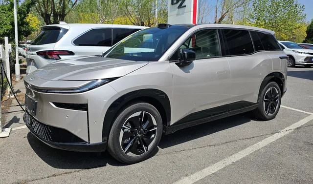 Toyota BZ3X, снимок 8
