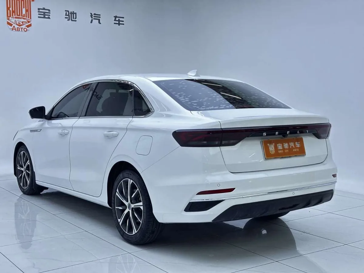 Geely Emgrand 2022 года, снимок 6