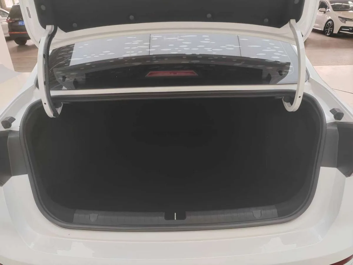 Geely Emgrand 2022 года, снимок 25