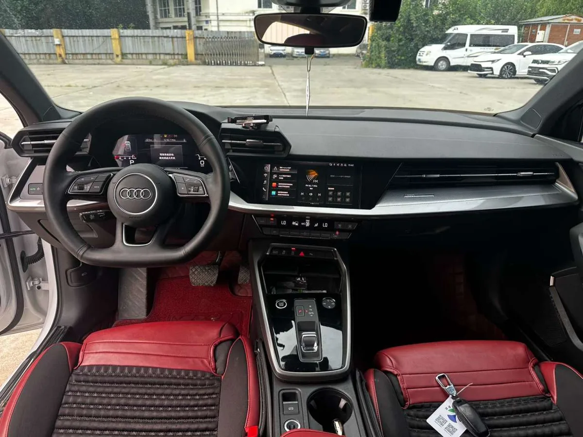 Audi A3 2022 года, снимок 12
