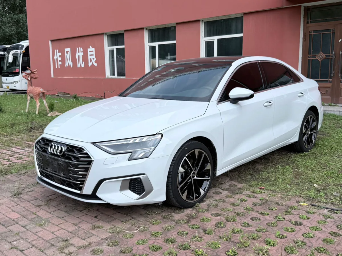 Audi A3 2023 года