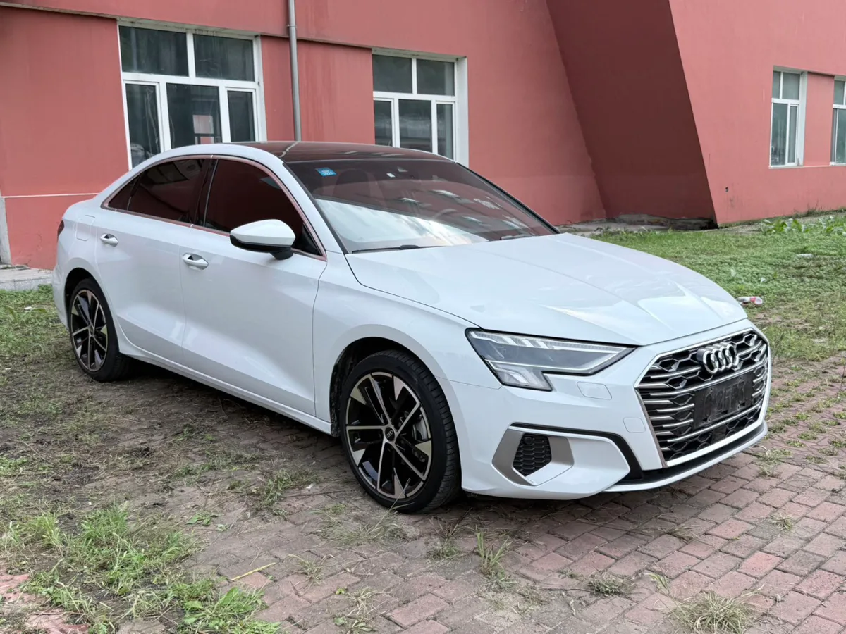 Audi A3 2023 года, снимок 3