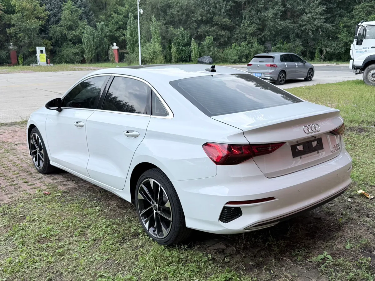 Audi A3 2023 года, снимок 4