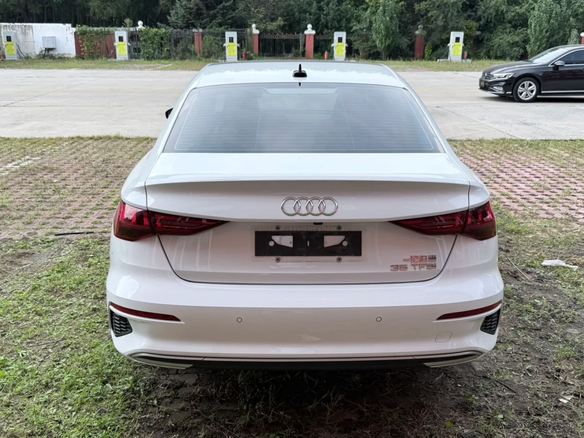 Audi A3 2023 года, снимок 5