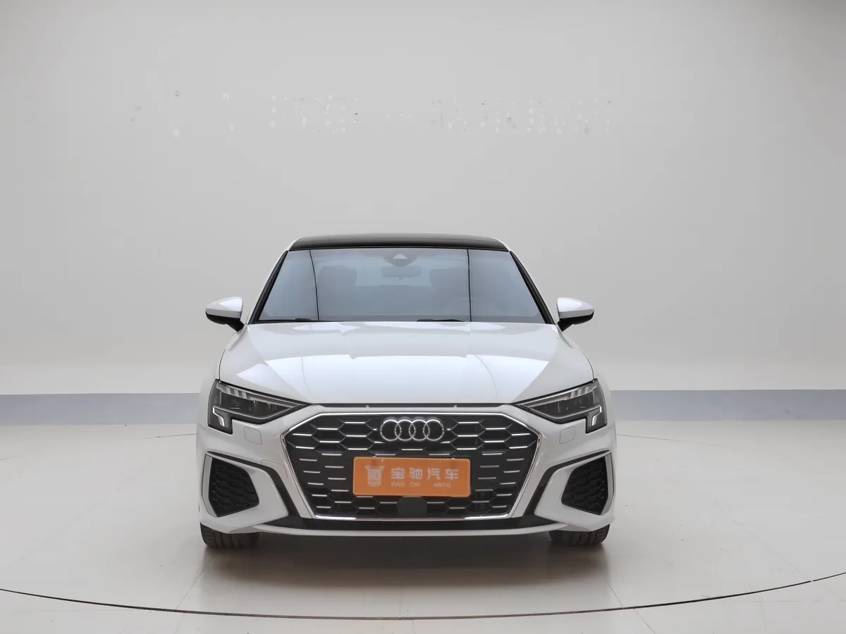 Audi A3 2023 года, снимок 2