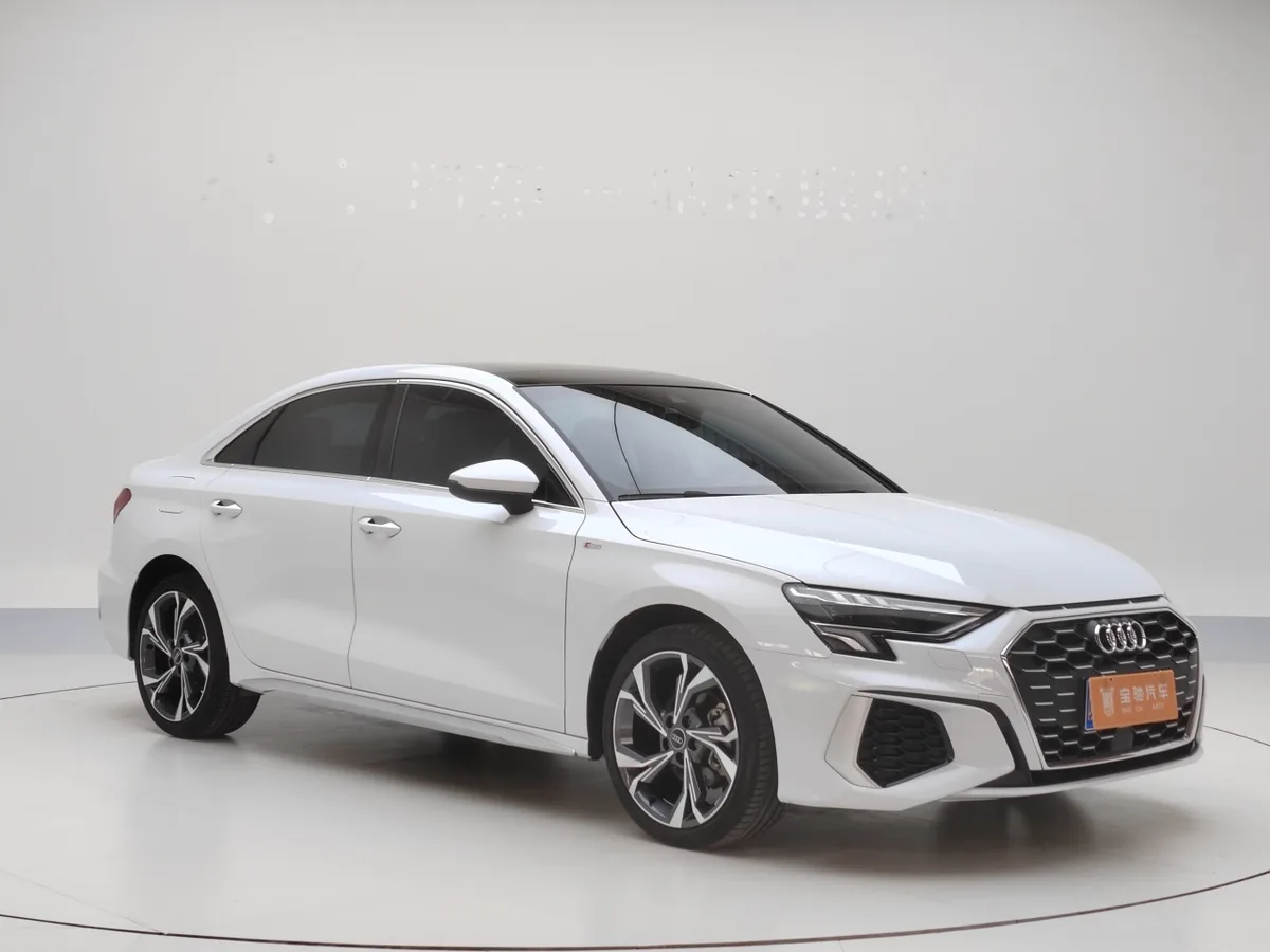 Audi A3 2023 года, снимок 3