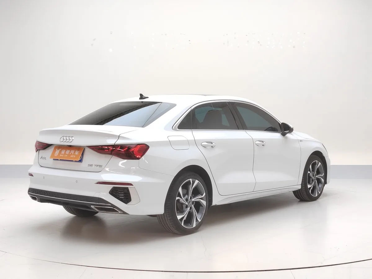 Audi A3 2023 года, снимок 5