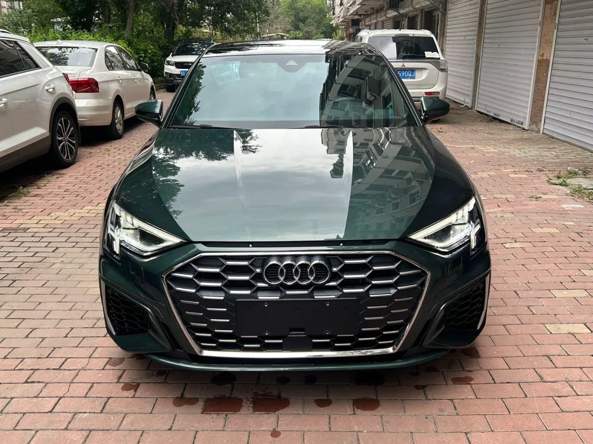 Audi A3 2023 года, снимок 2