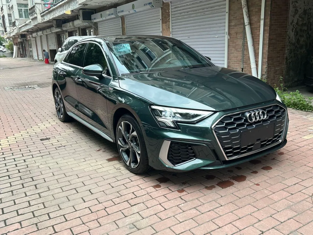 Audi A3 2023 года, снимок 3