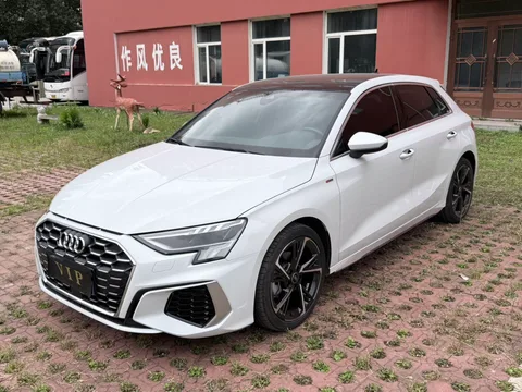 Audi A3 2023 года