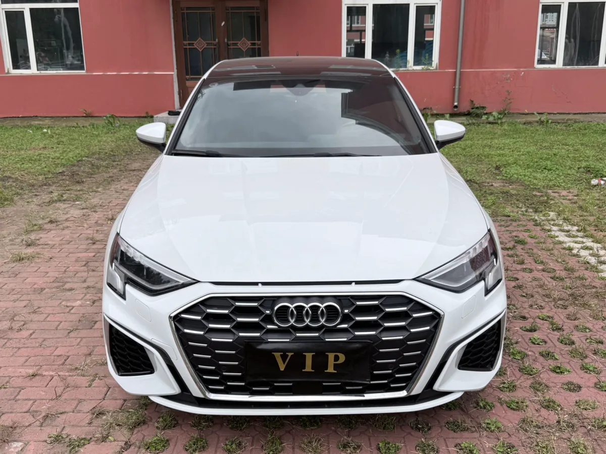 Audi A3 2023 года, снимок 2