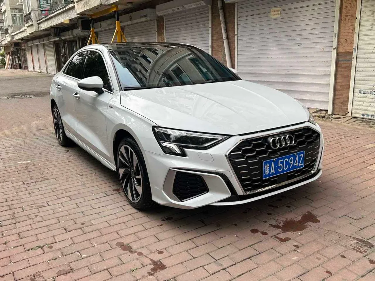 Audi A3 2023 года, снимок 3