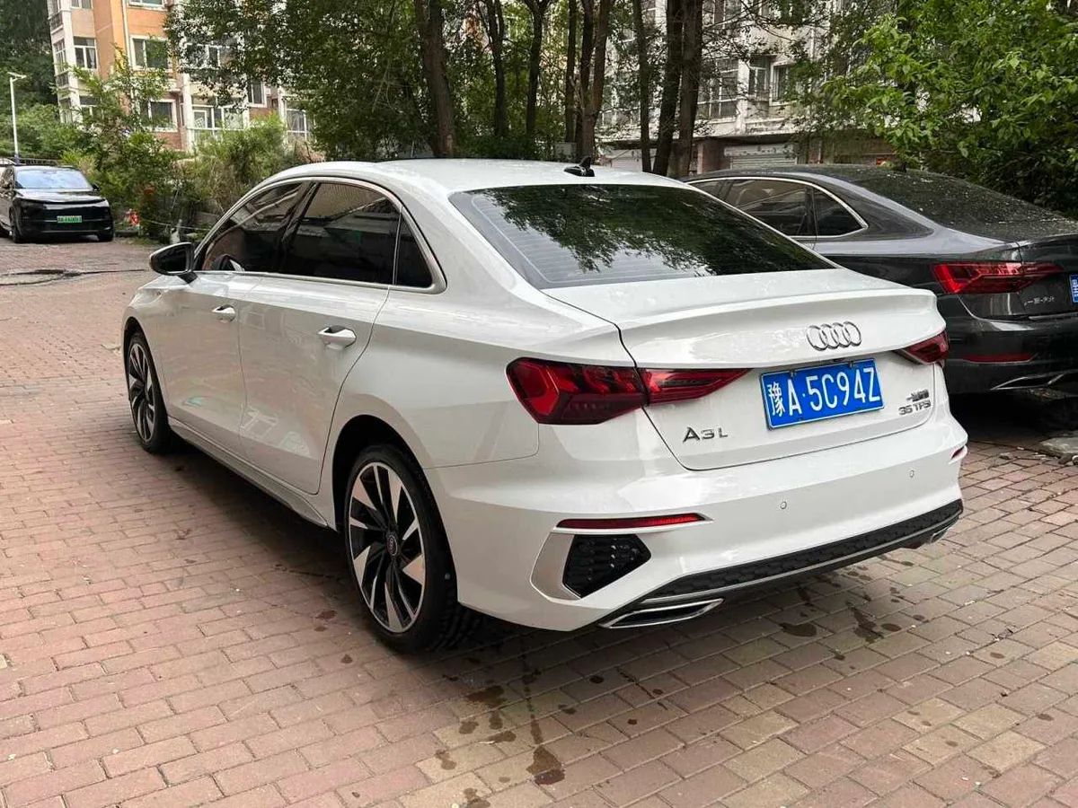 Audi A3 2023 года, снимок 5