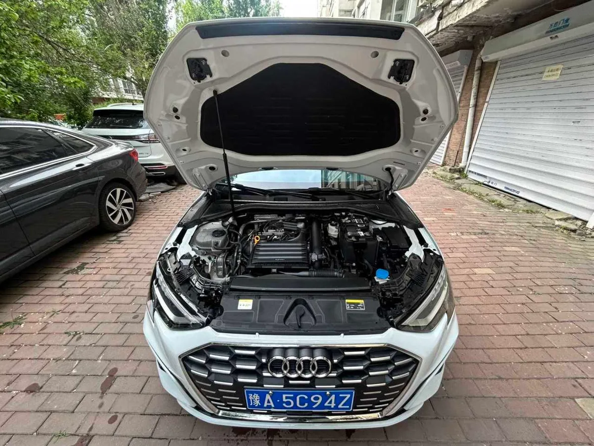 Audi A3 2023 года, снимок 6