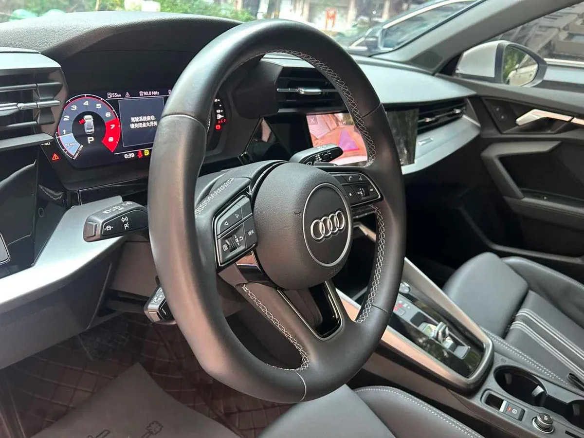 Audi A3 2023 года, снимок 9