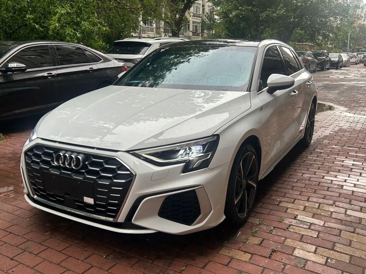 Audi A3 2023 года