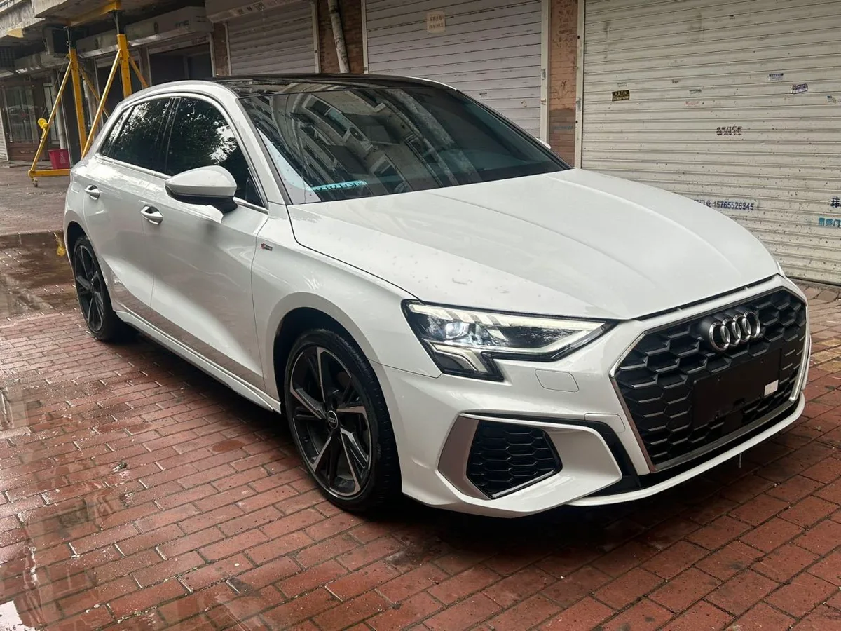 Audi A3 2023 года, снимок 3