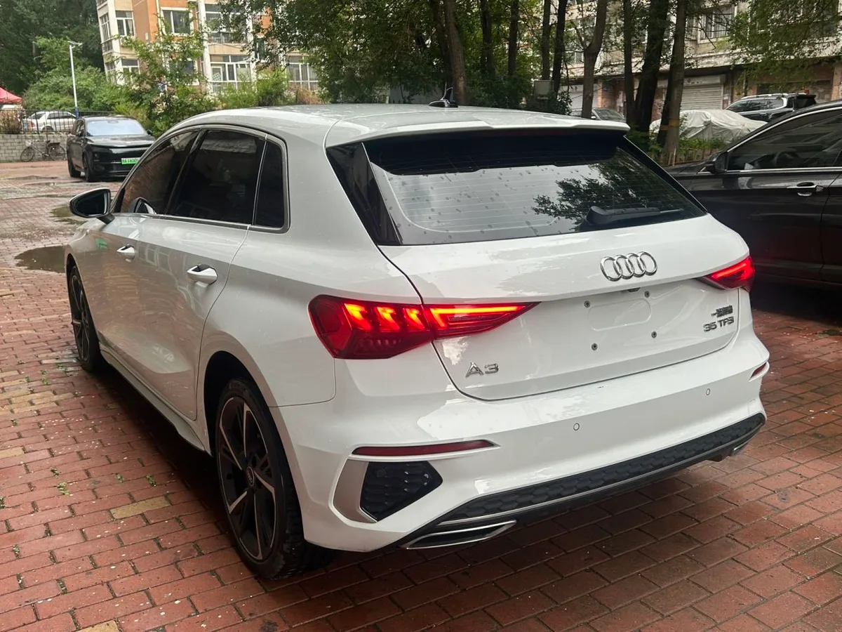 Audi A3 2023 года, снимок 6