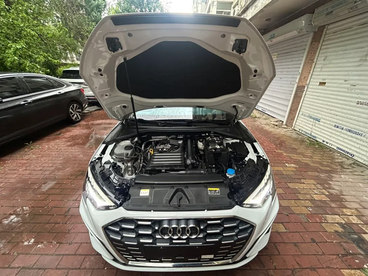 Audi A3 2023 года, снимок 7