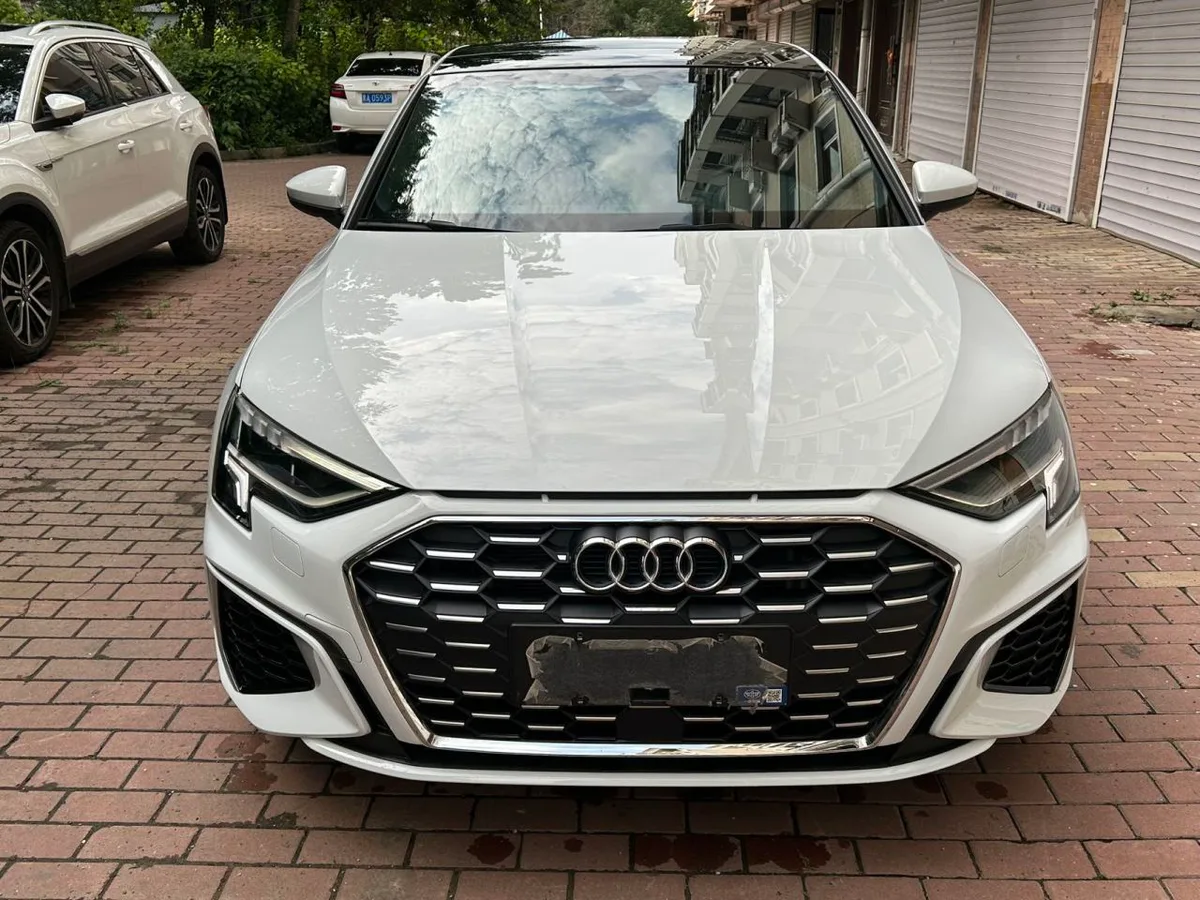 Audi A3 2023 года, снимок 2