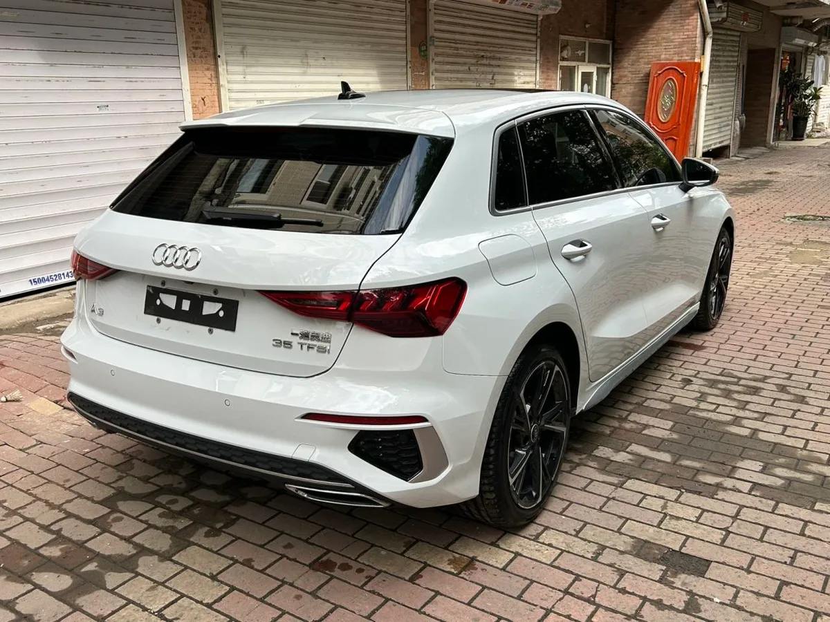 Audi A3 2023 года, снимок 4