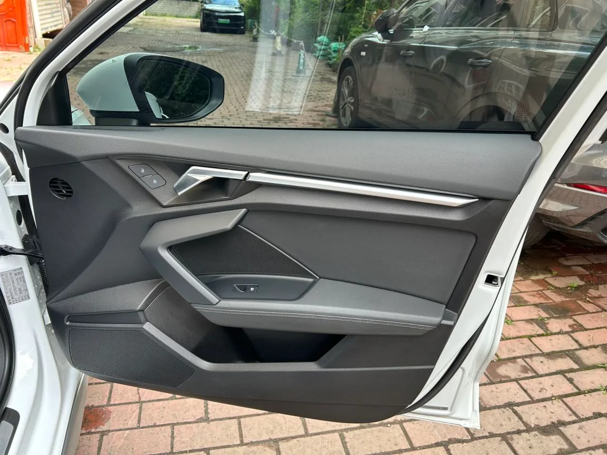 Audi A3 2023 года, снимок 14