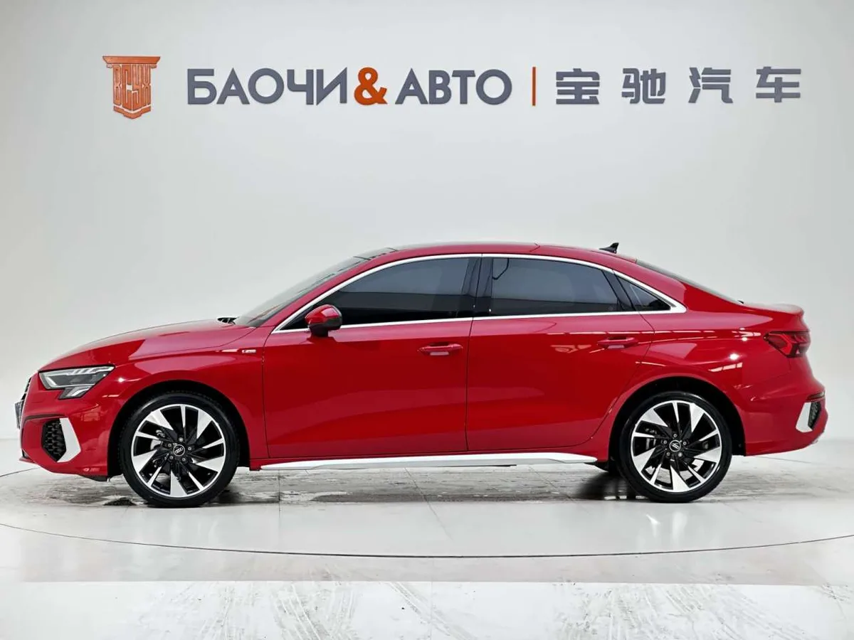 Audi A3 2023 года, снимок 4