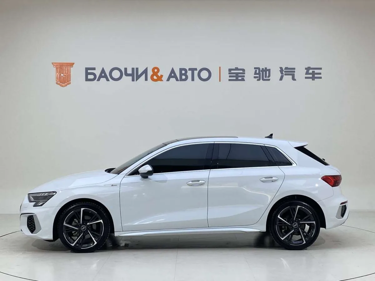Audi A3 2023 года, снимок 6