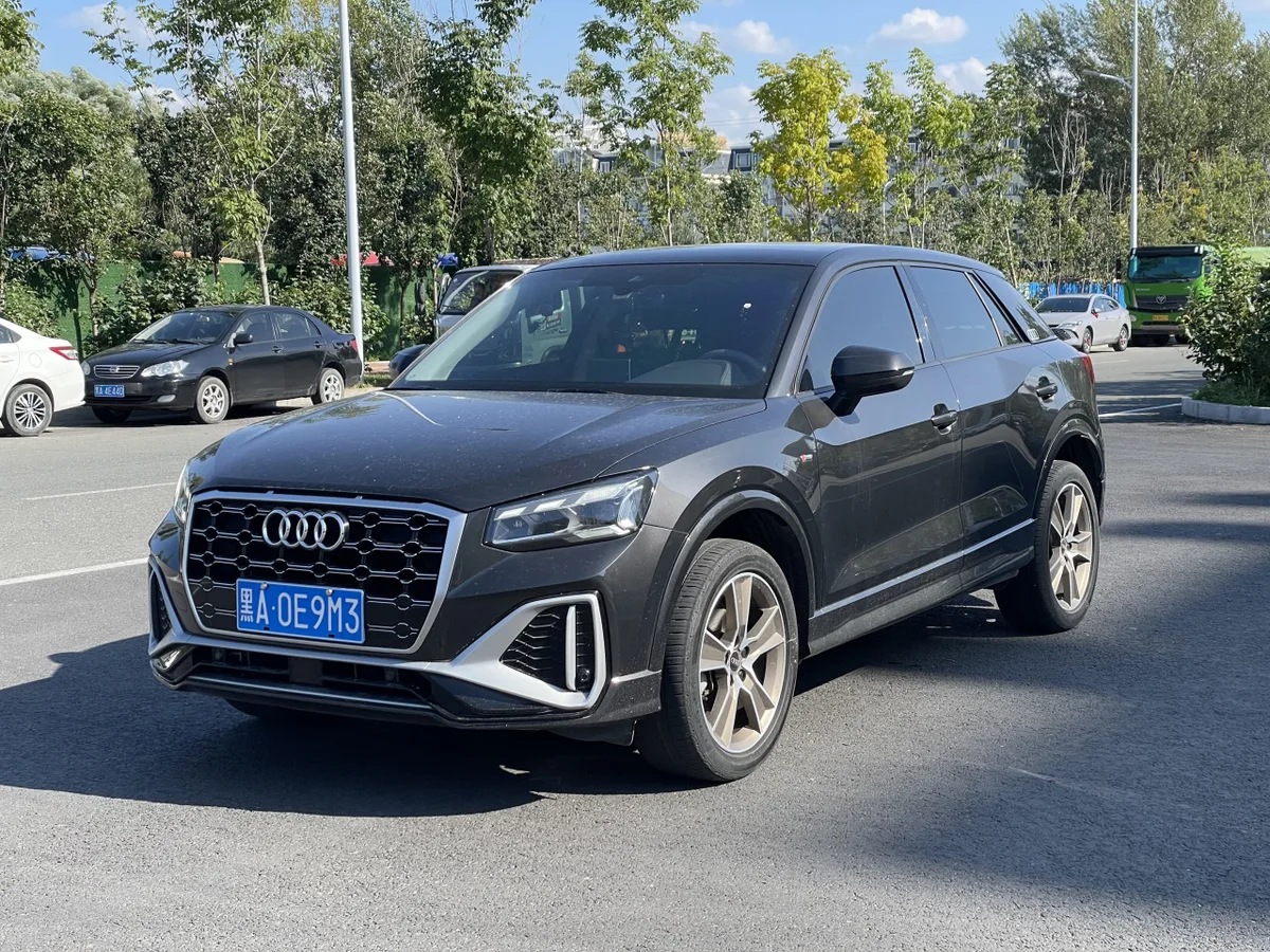 Audi Q2L 2021 года