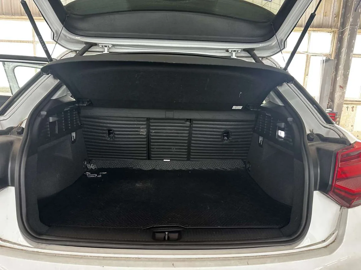 Audi Q2L 2022 года, снимок 20