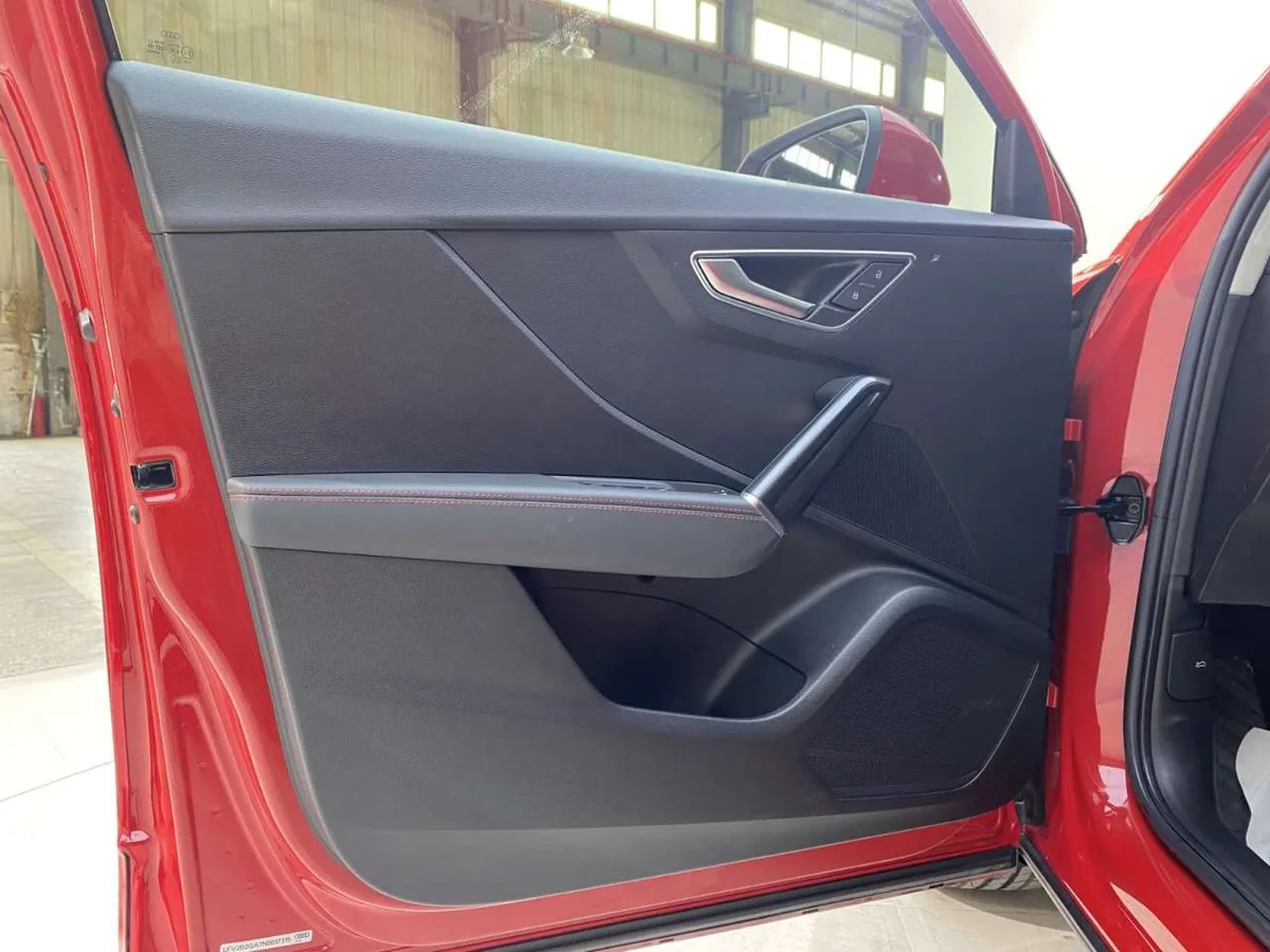Audi Q2L 2023 года, снимок 9