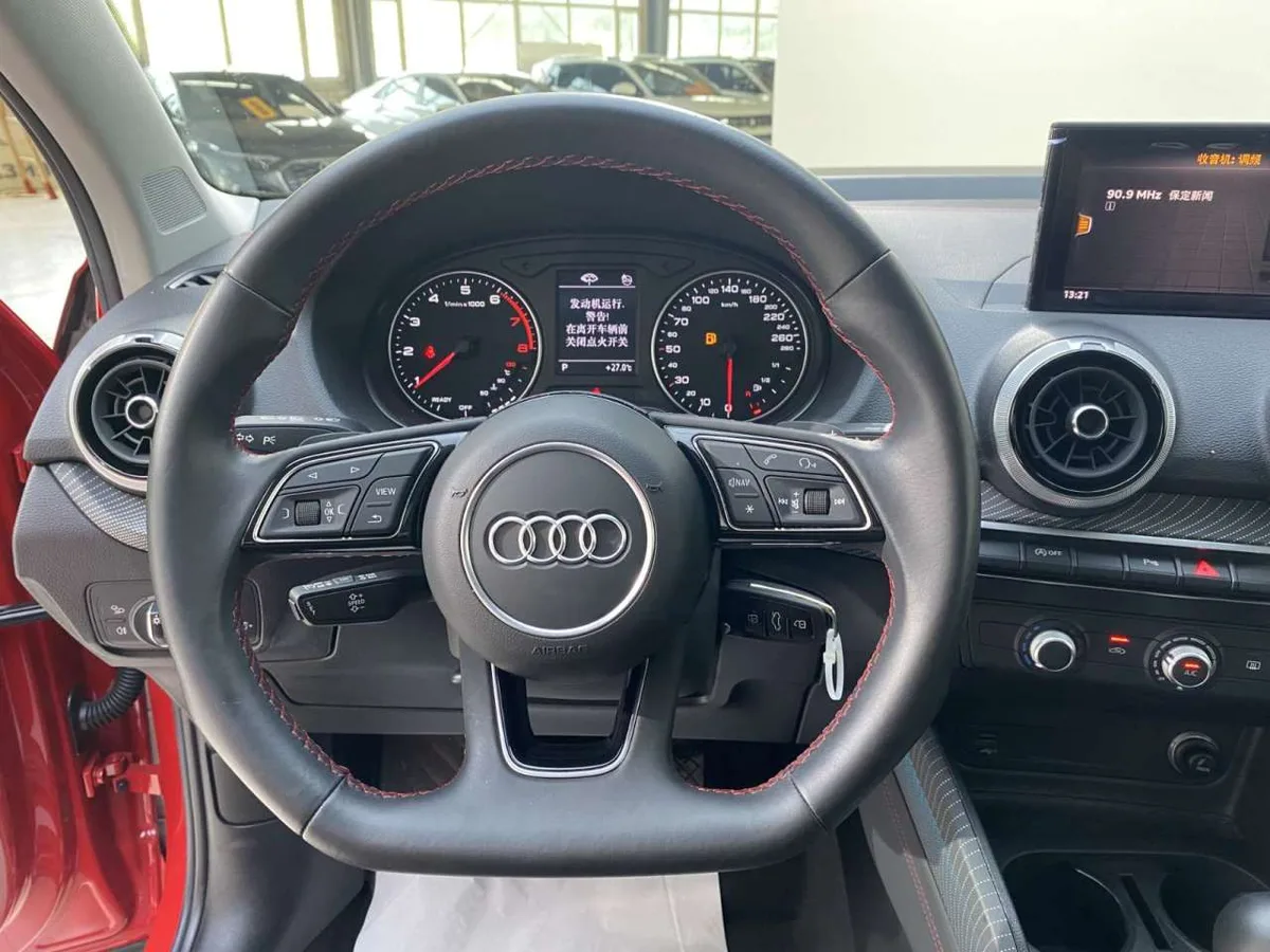 Audi Q2L 2023 года, снимок 14