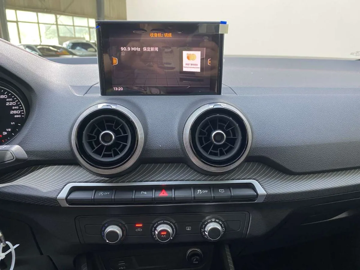 Audi Q2L 2023 года, снимок 15