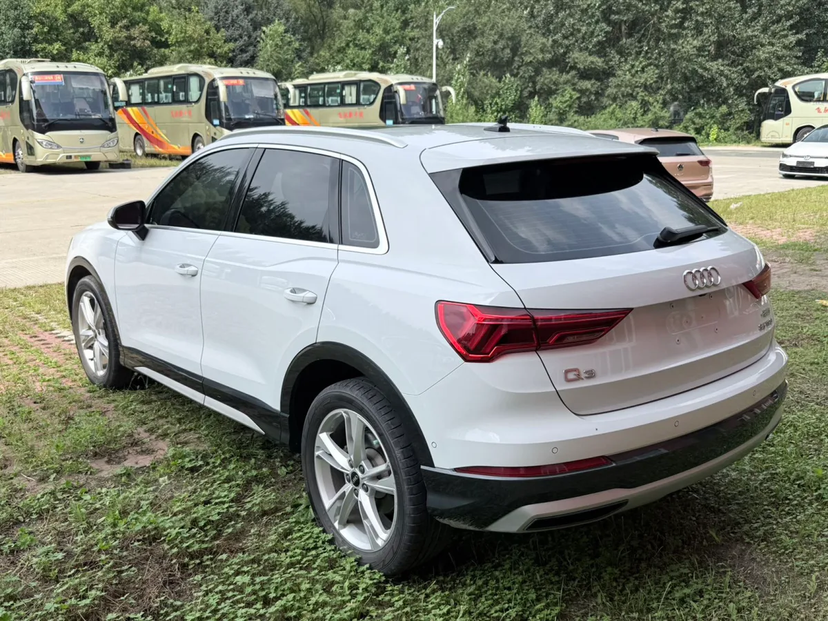 Audi Q3 2021 года, снимок 4