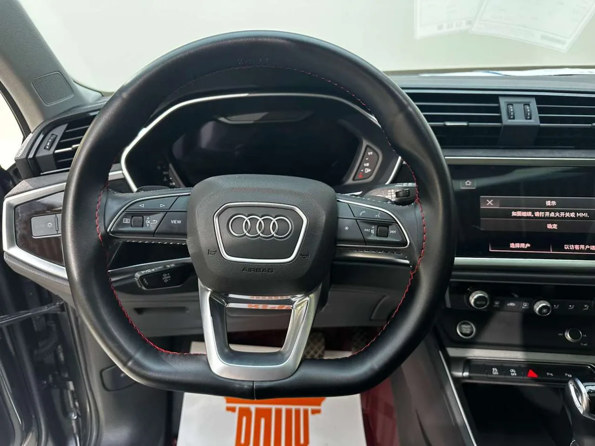 Audi Q3 2022 года, снимок 10