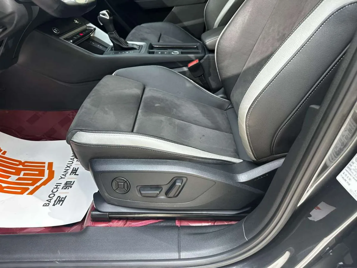 Audi Q3 2022 года, снимок 13