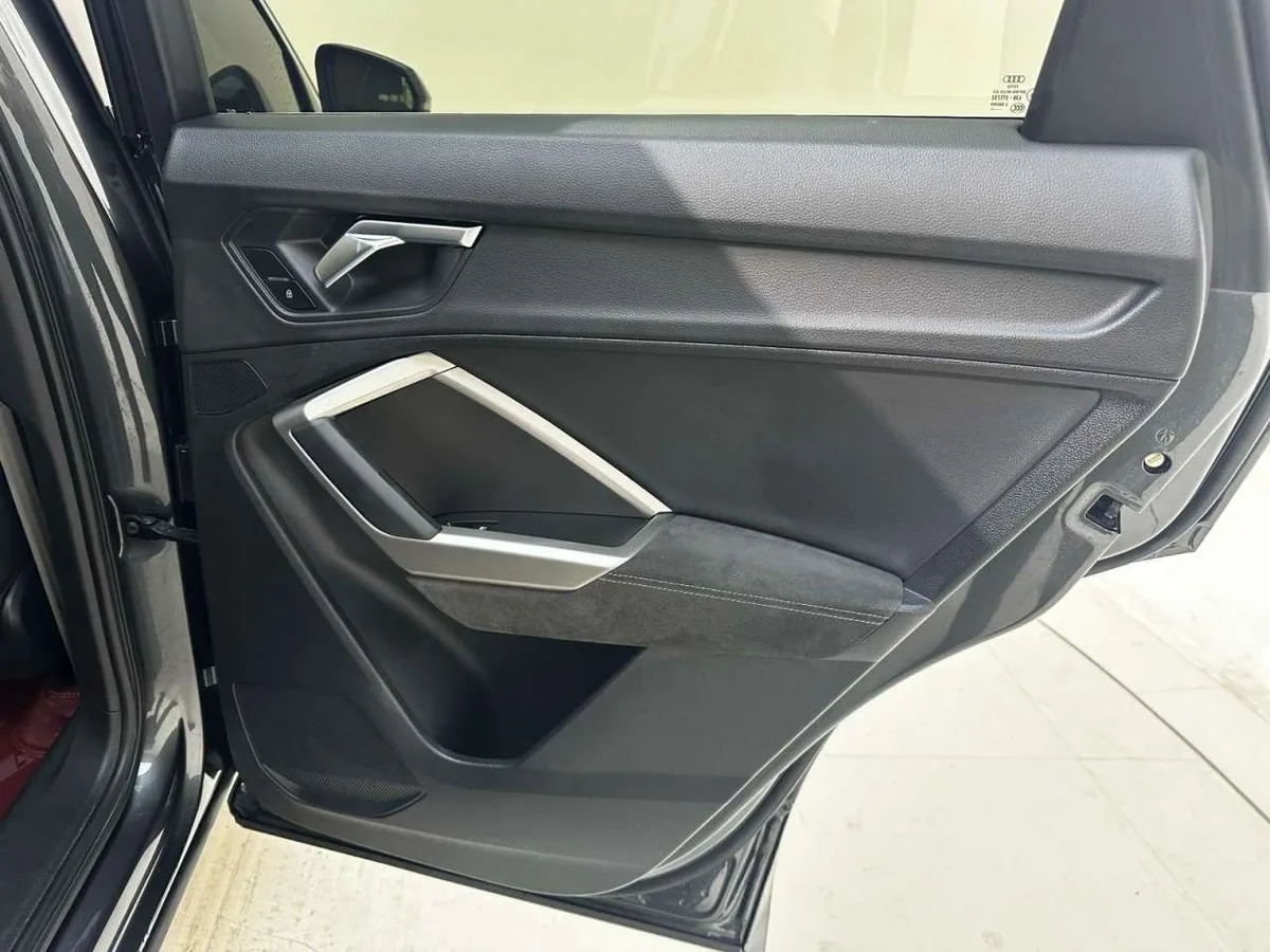 Audi Q3 2022 года, снимок 23