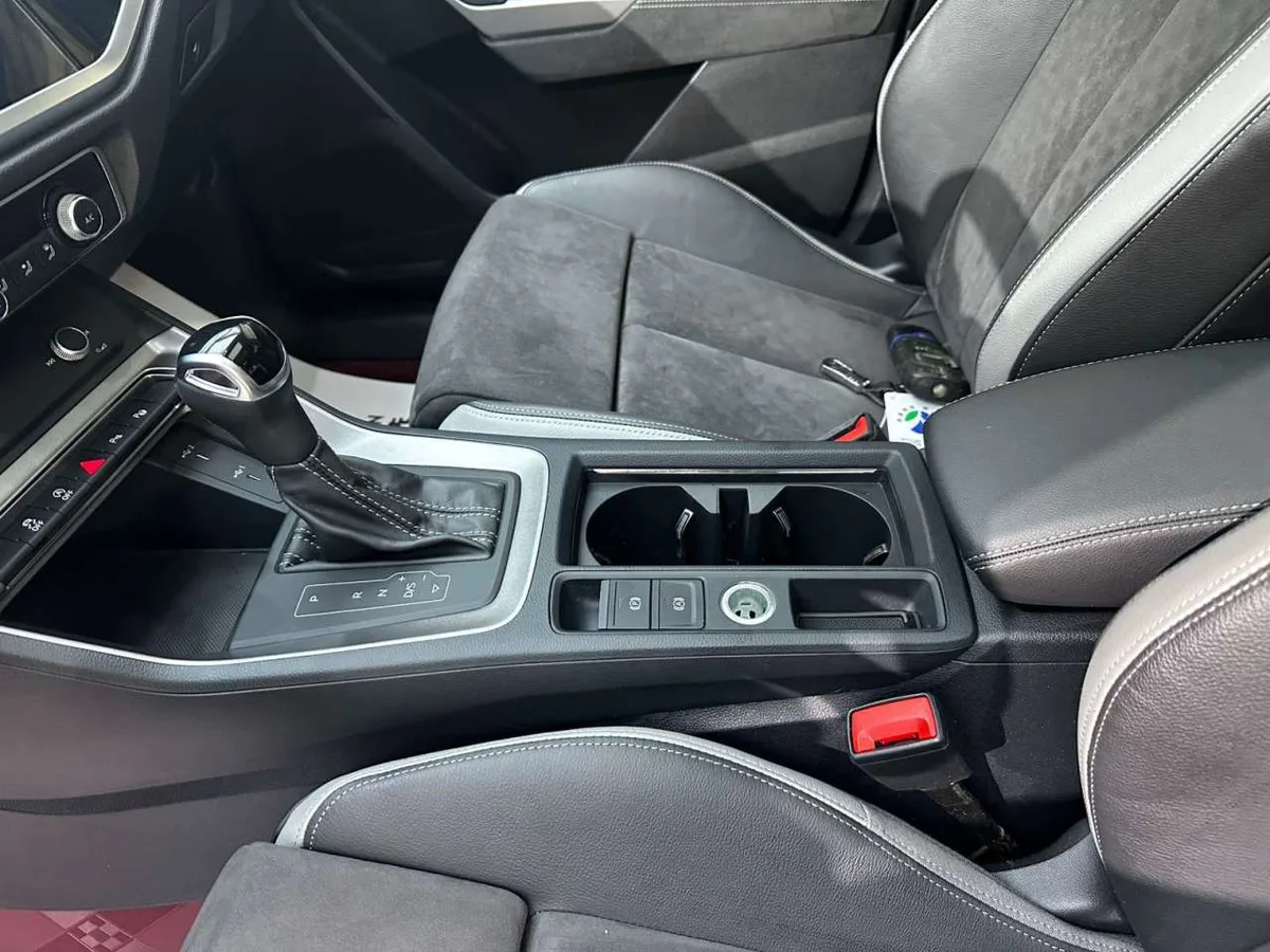 Audi Q3 2022 года, снимок 29