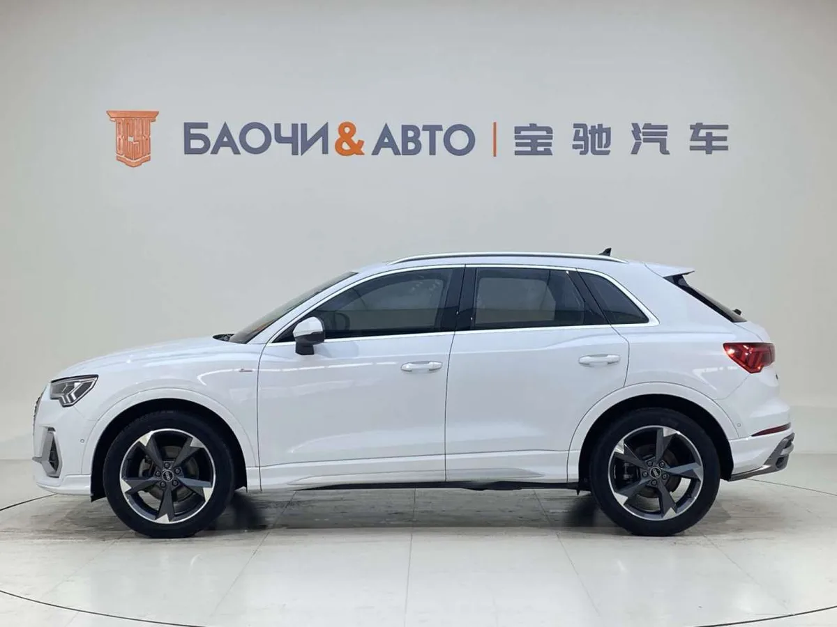 Audi Q3 2022 года, снимок 2