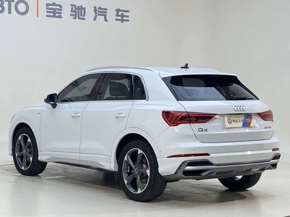 Audi Q3 2022 года, снимок 4