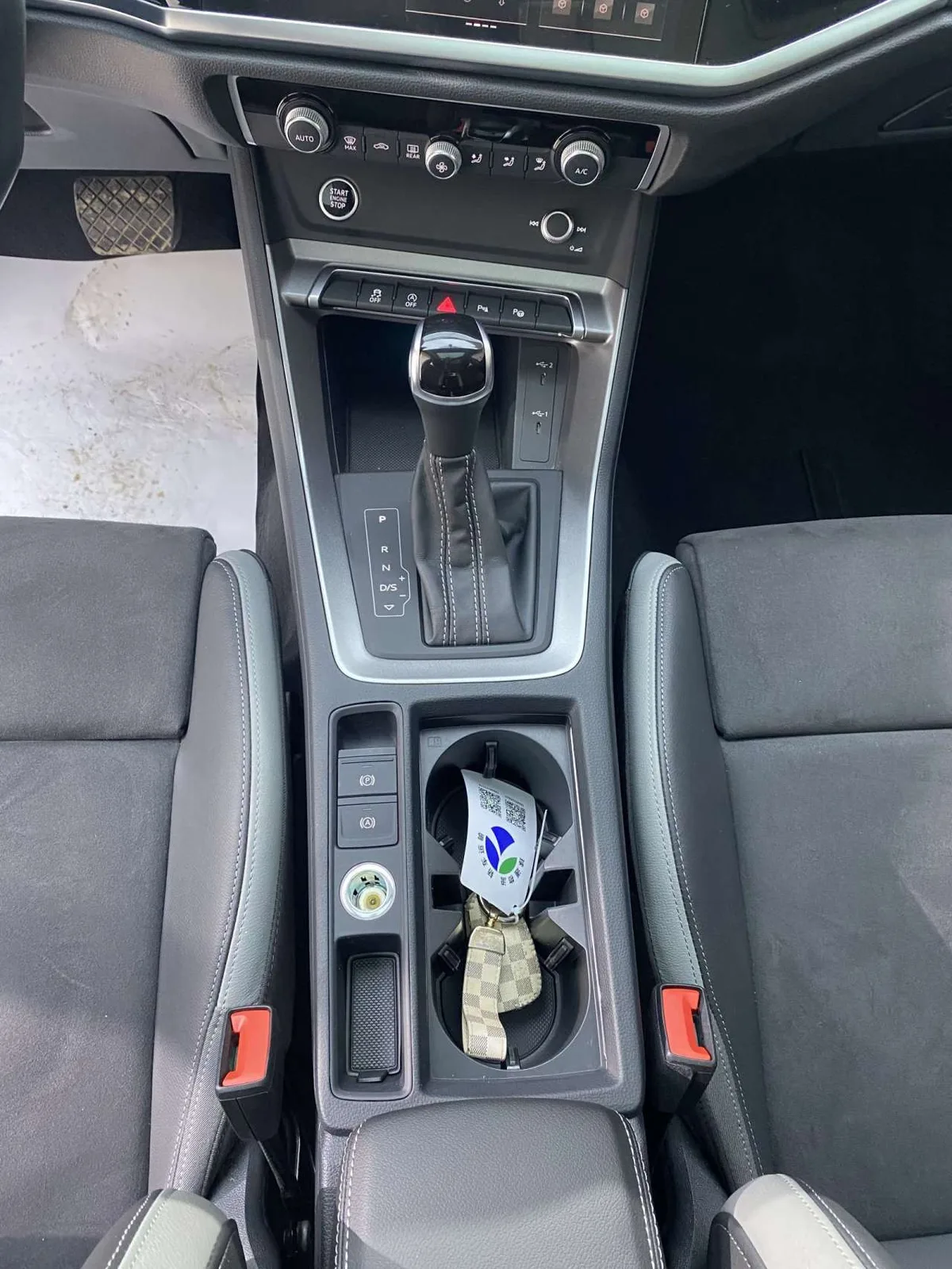 Audi Q3 2022 года, снимок 13