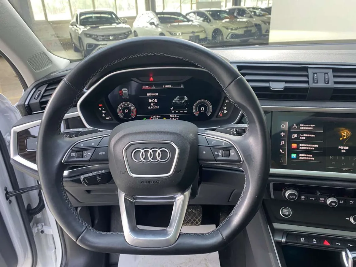 Audi Q3 2022 года, снимок 26