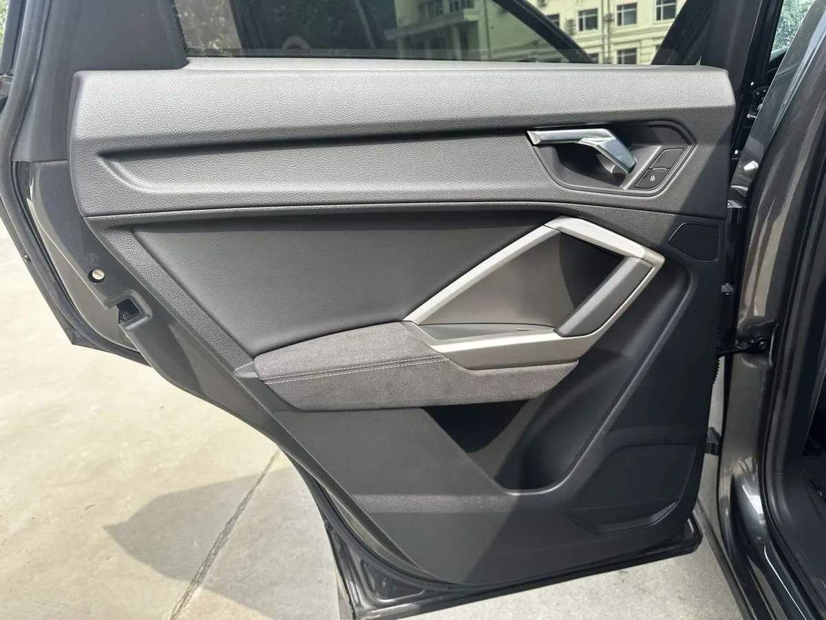 Audi Q3 2022 года, снимок 19