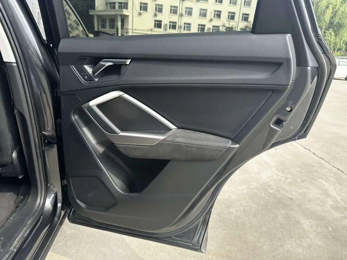 Audi Q3 2022 года, снимок 21
