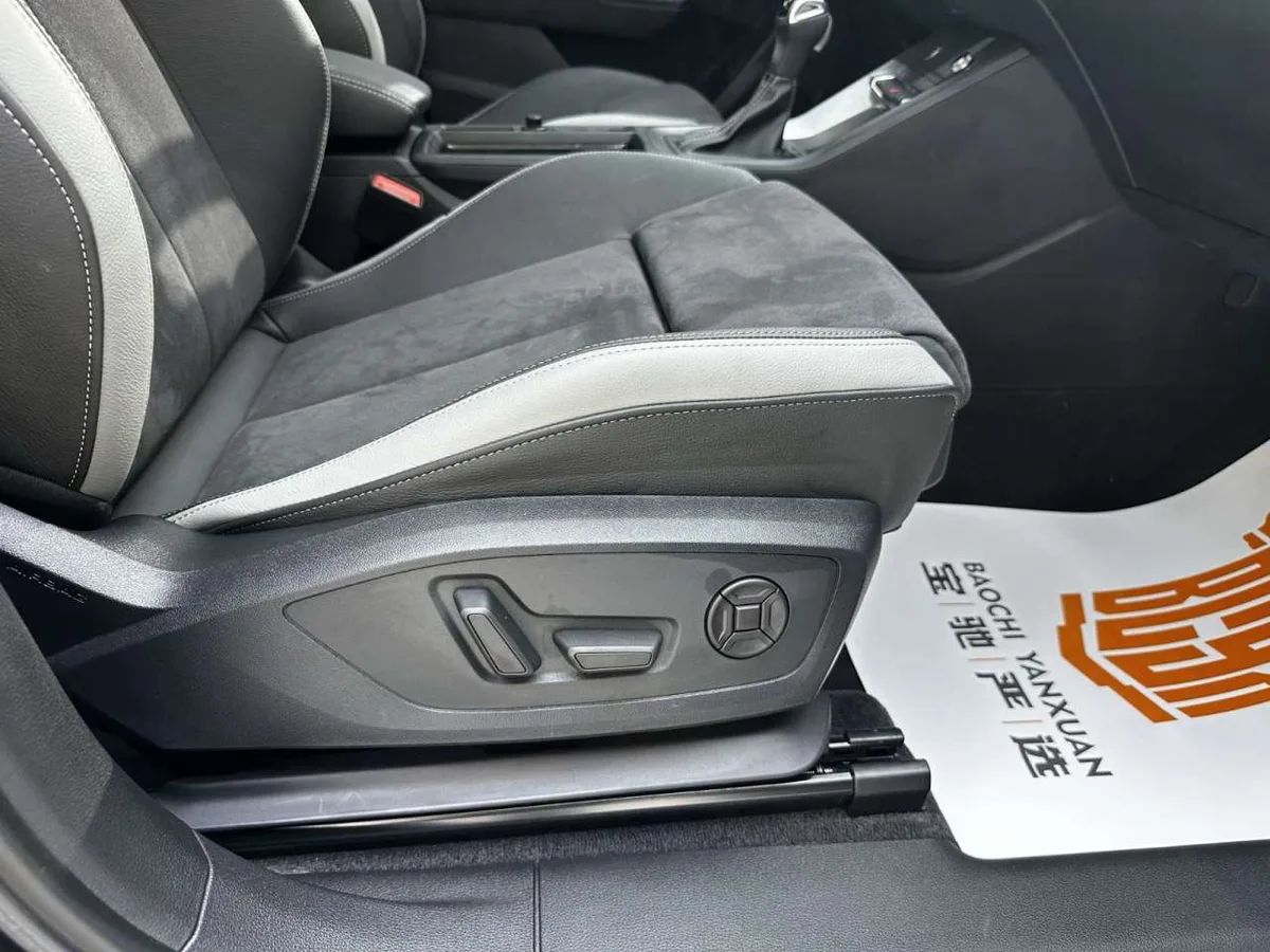 Audi Q3 2022 года, снимок 29